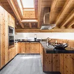 Ari Apartment *