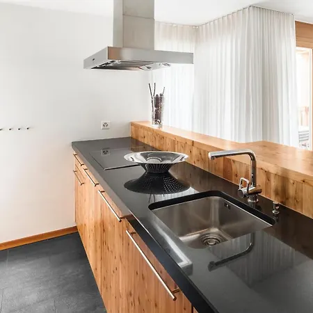 Ari Apartment *
