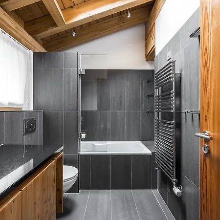 Ari Apartment *